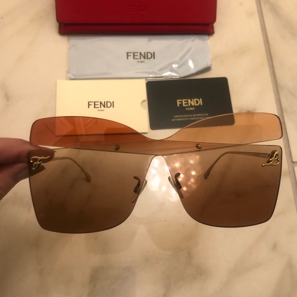 ?NEW FENDI BUTTERFLY SUNGLASSES ? main image 4